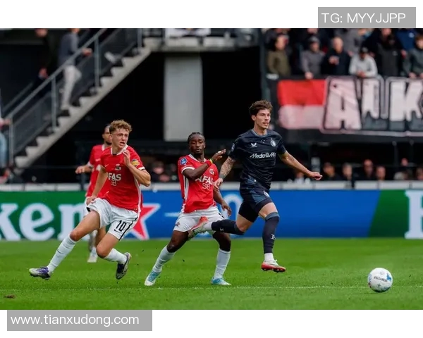 埃门与奈梅亨的精彩对决揭示了荷甲联赛的激烈竞争与球队实力的较量